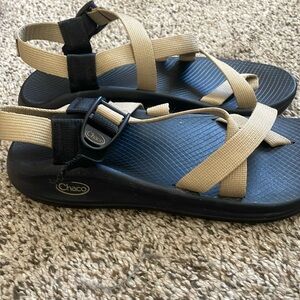 Men’s classic chaco sandals size 8